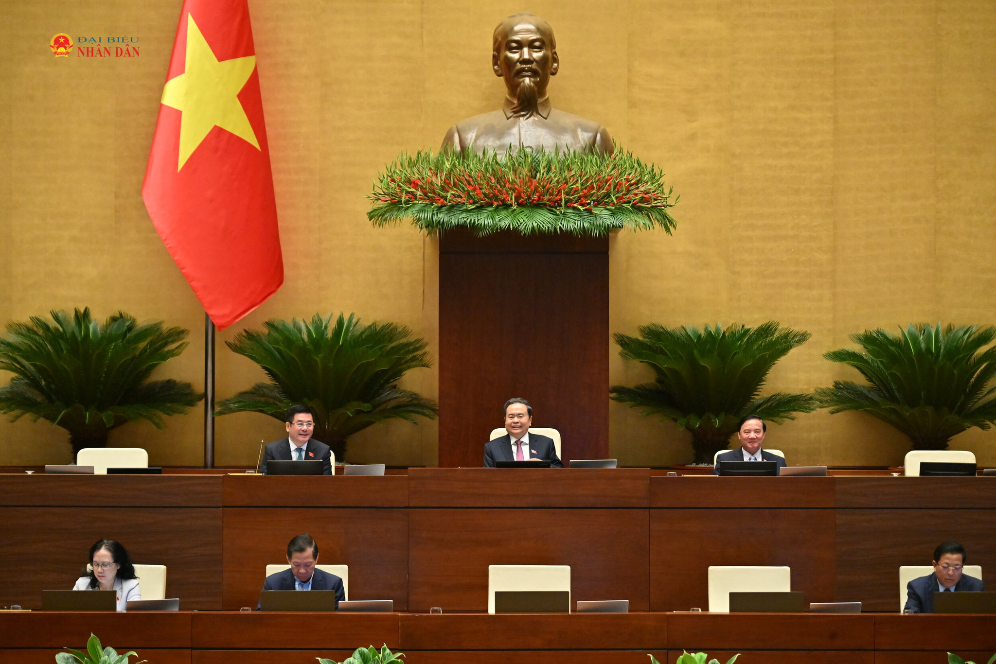 Một số hình ảnh ngày làm việc thứ 10, Kỳ họp không thường lệ thứ Nhất, Quốc hội khóa XVI