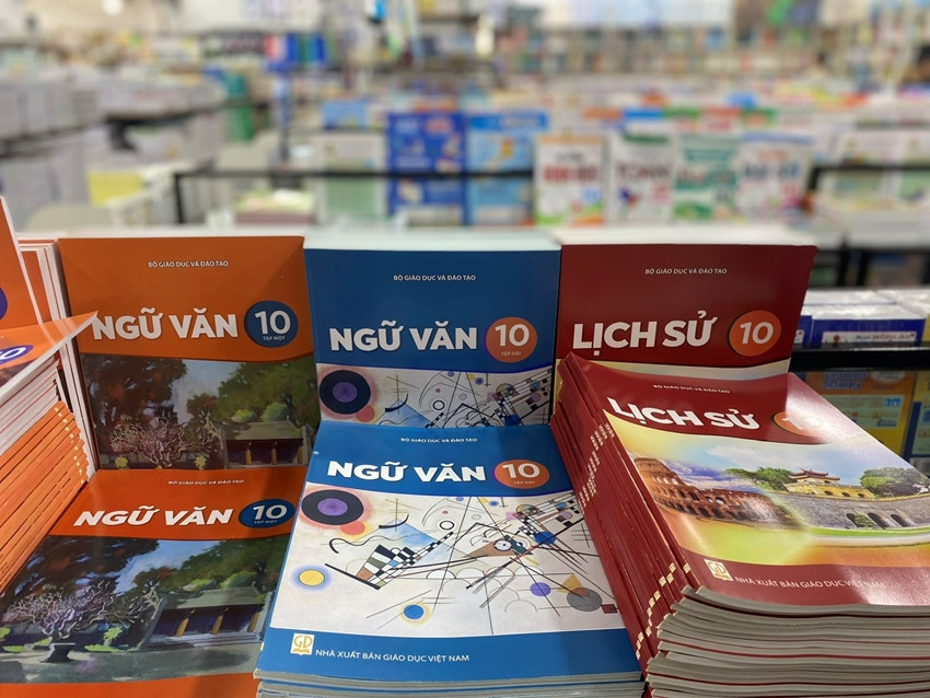 Hà Nội xây dựng kế hoạch miễn phí sách giáo khoa phổ thông từ năm học 2026 - 2027