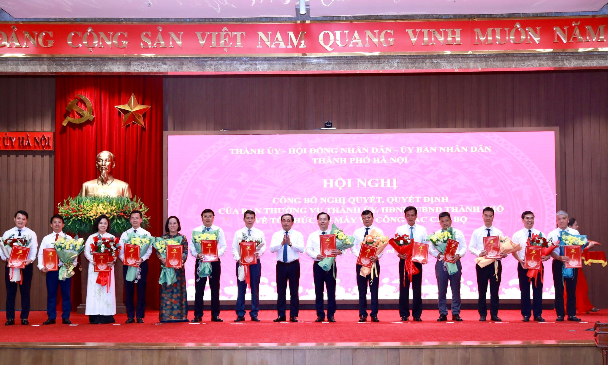 Hà Nội công bố Nghị quyết và các quyết định về công tác cán bộ