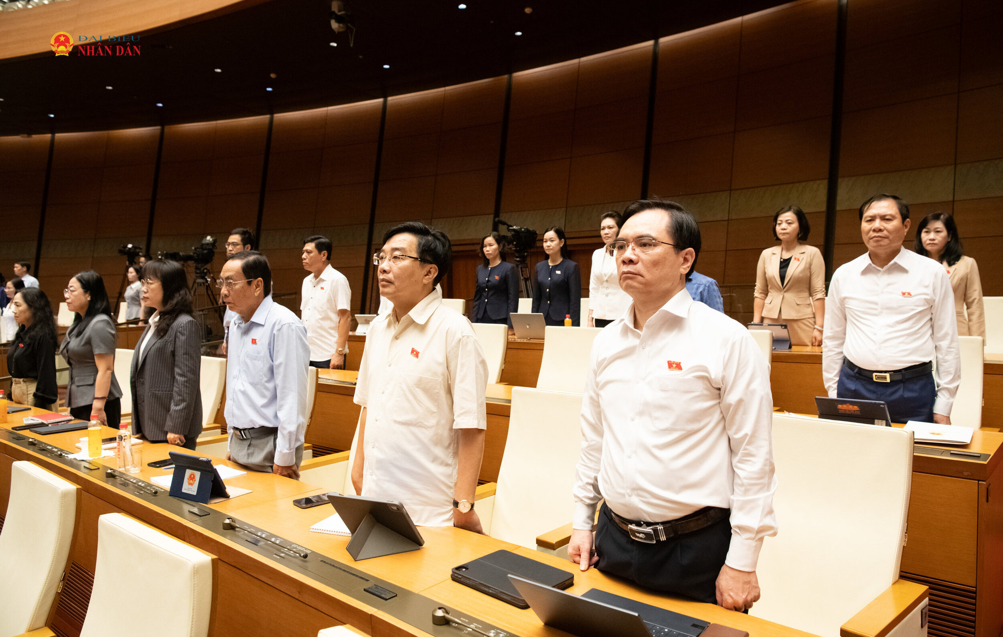 Quốc hội dành một phút mặc niệm tưởng nhớ Chủ tịch Quốc hội Lào Saysomphone Phomvihane